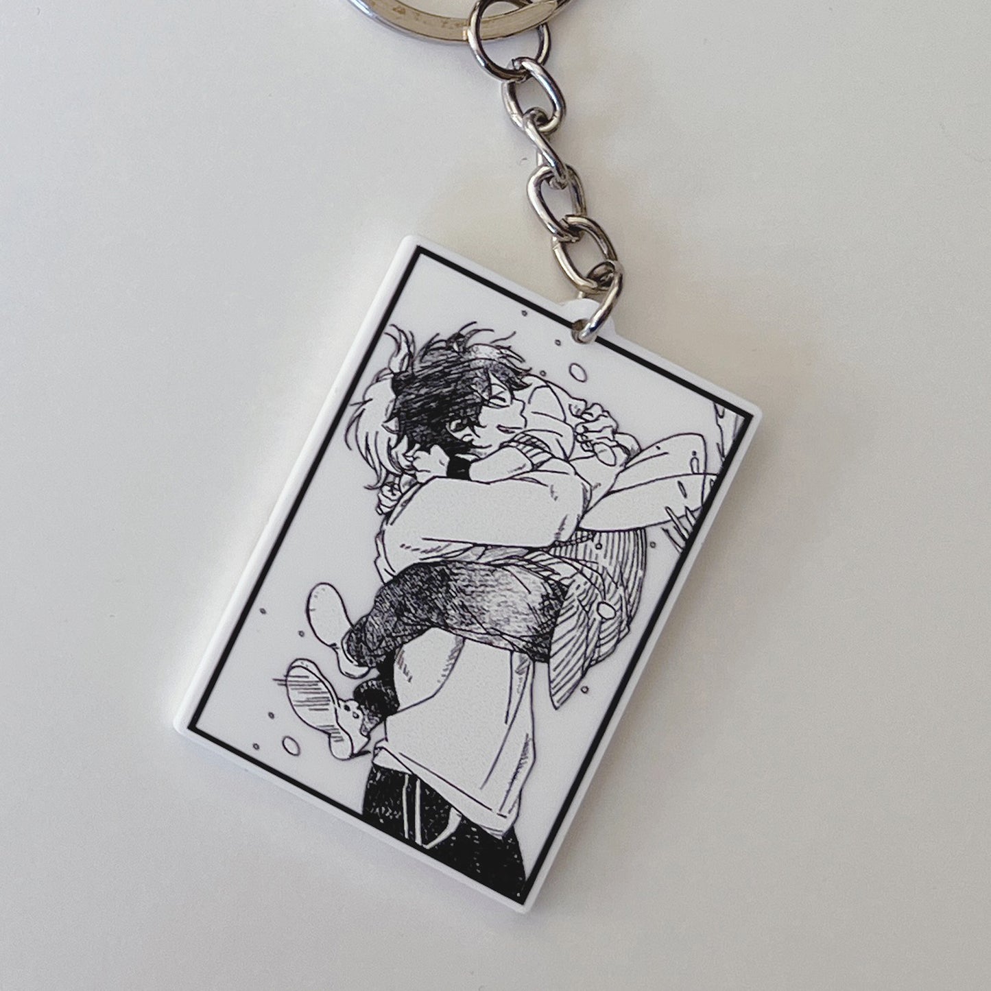 [Acrylic Keychain] "It's over" hug