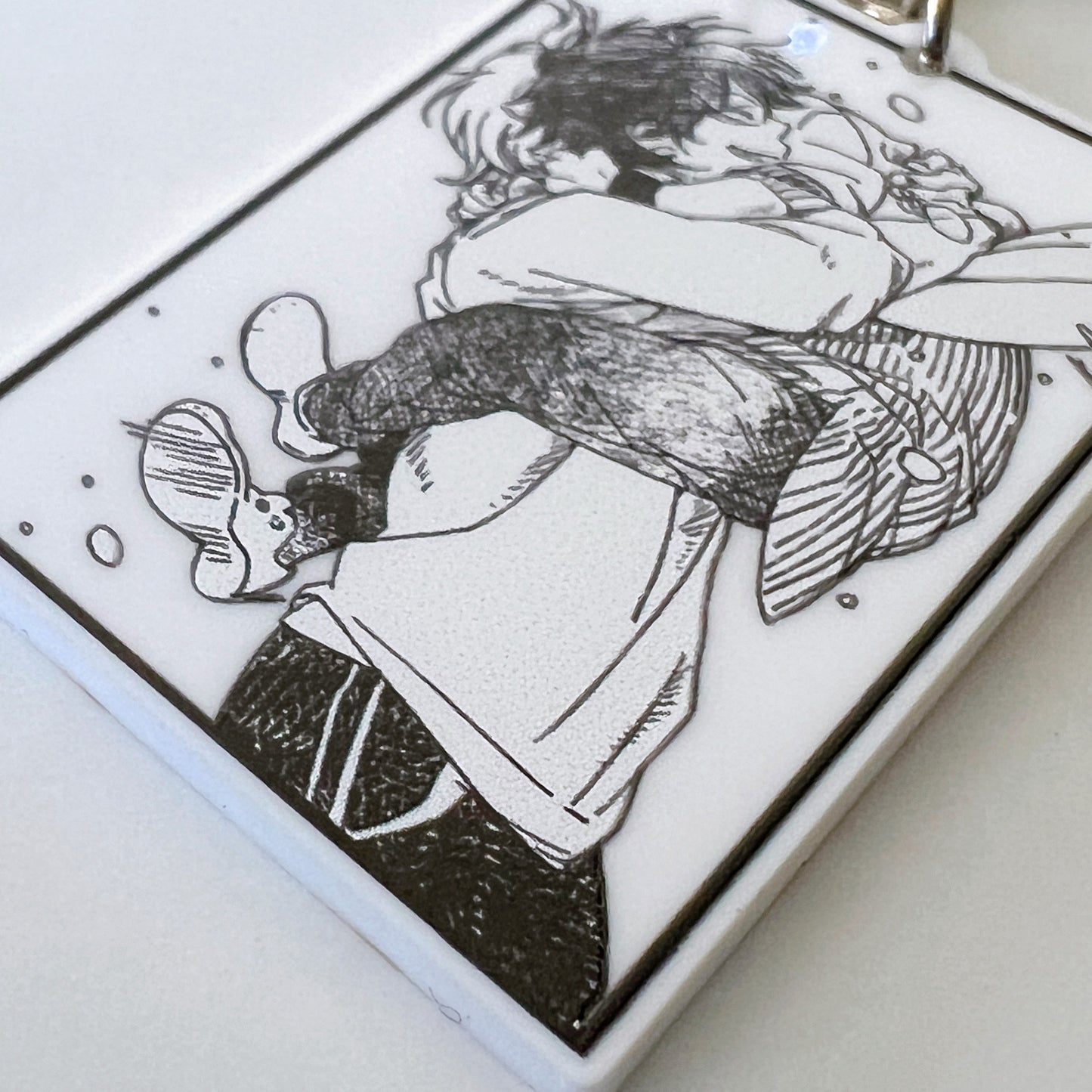 [Acrylic Keychain] "It's over" hug