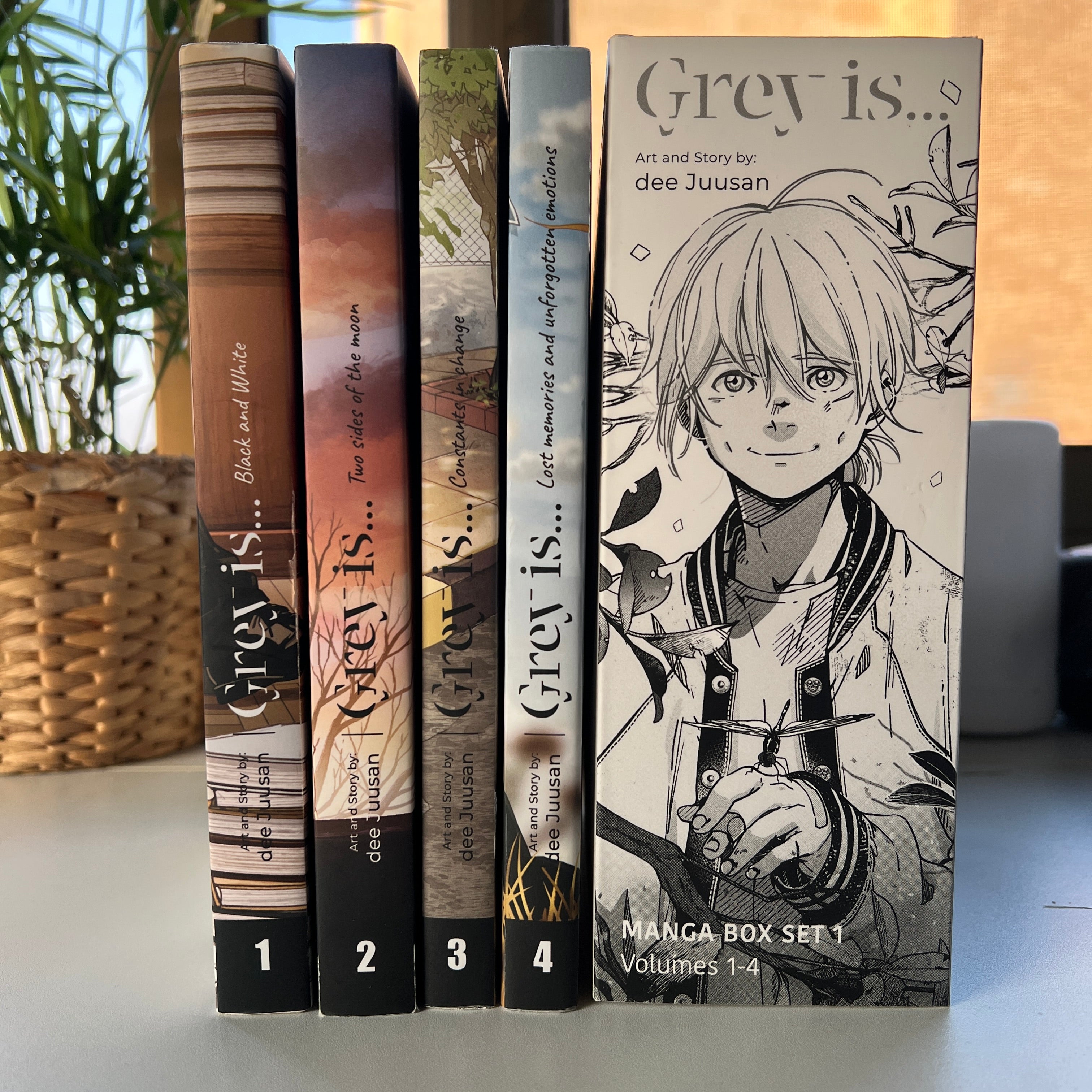 [Book] Grey is... Box Set 1: Volumes 1-4
